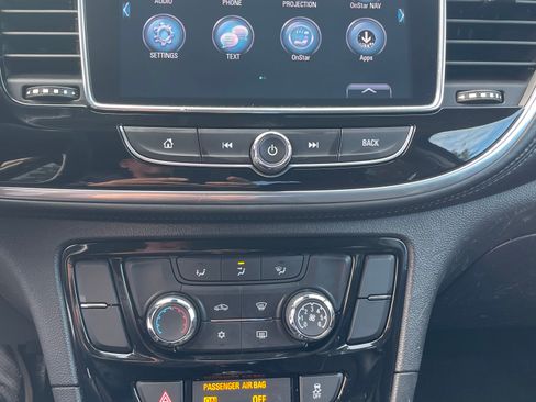 Used 2018 Buick Encore Preferred image 1