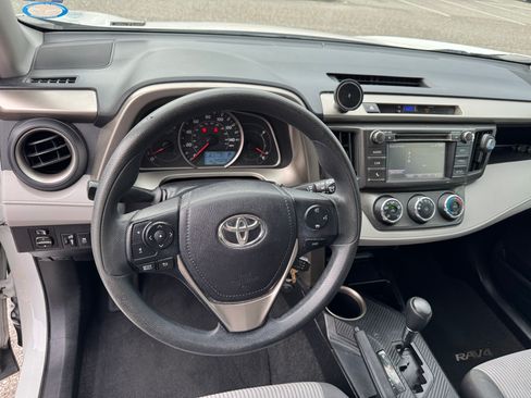 Used 2015 Toyota RAV4 LE image 11