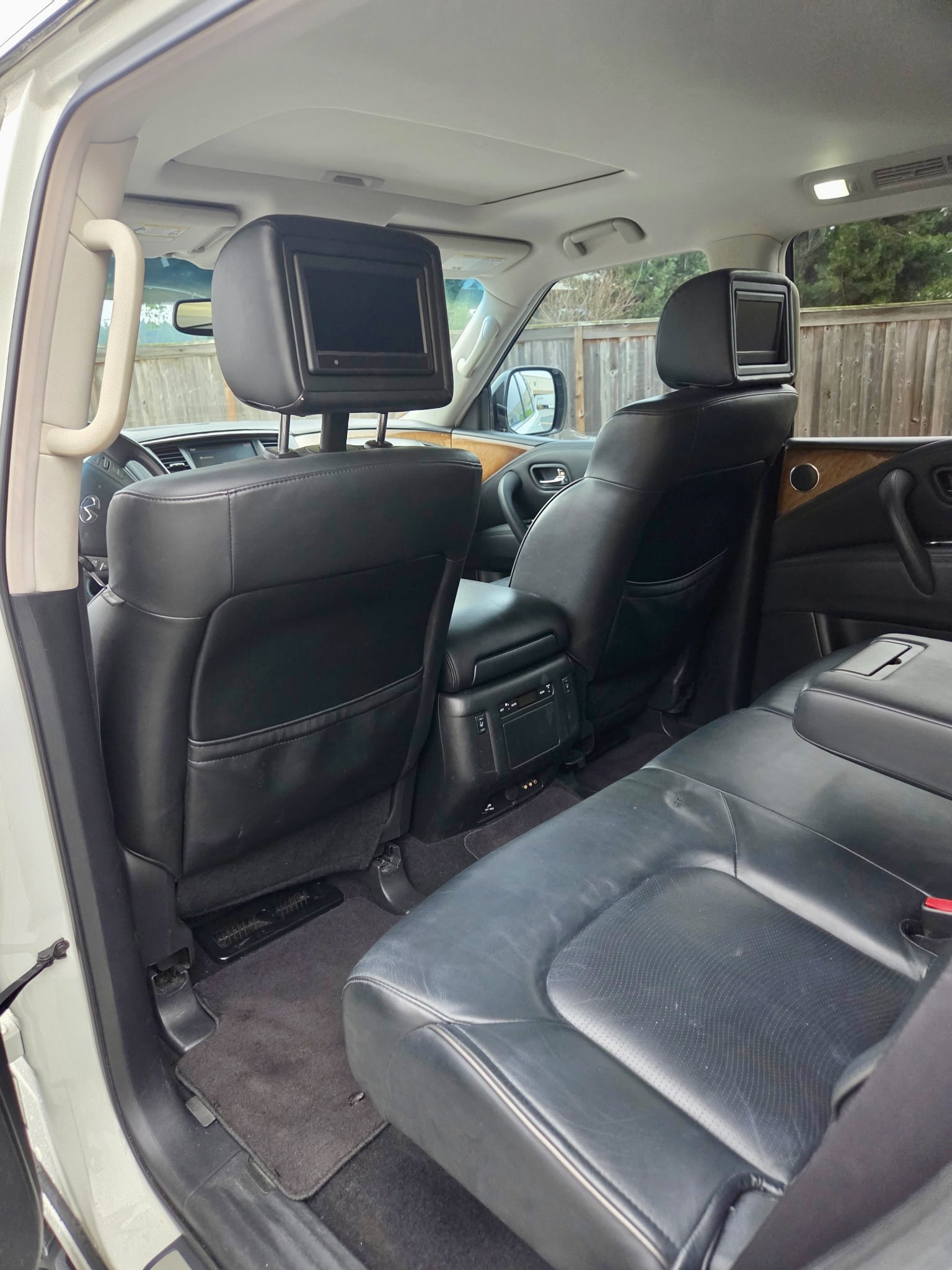 Used 2012 INFINITI QX56 4WD w/ Theater Pkg image 10