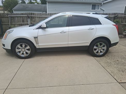 Used 2015 Cadillac SRX Luxury w/ Driver Awareness Package FWD image 9