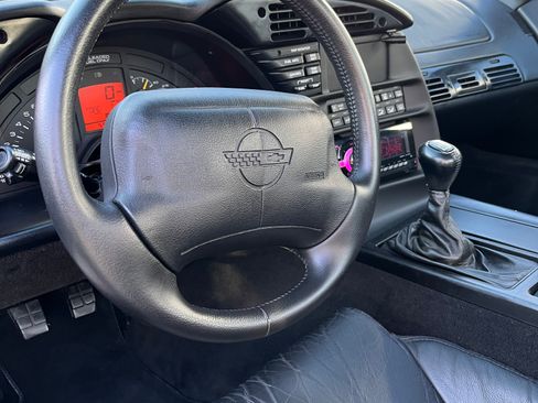 Used 1996 Chevrolet Corvette Coupe image 10