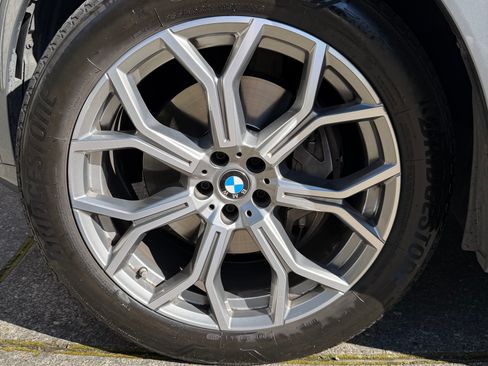 Used 2023 BMW X7 xDrive40i w/ Premium Package image 20