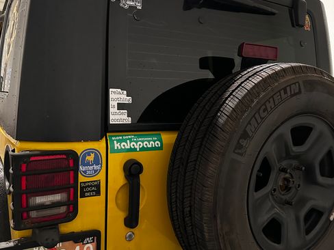 Used 2009 Jeep Wrangler Unlimited X image 8