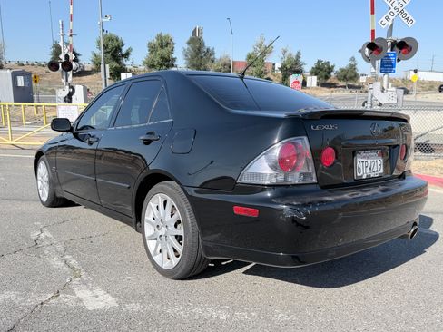 Used 2003 Lexus IS 300 RWD image 9