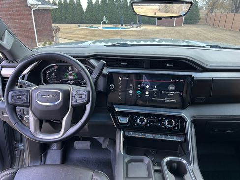 Used 2024 GMC Sierra 2500 Denali w/ Denali Reserve Package image 15