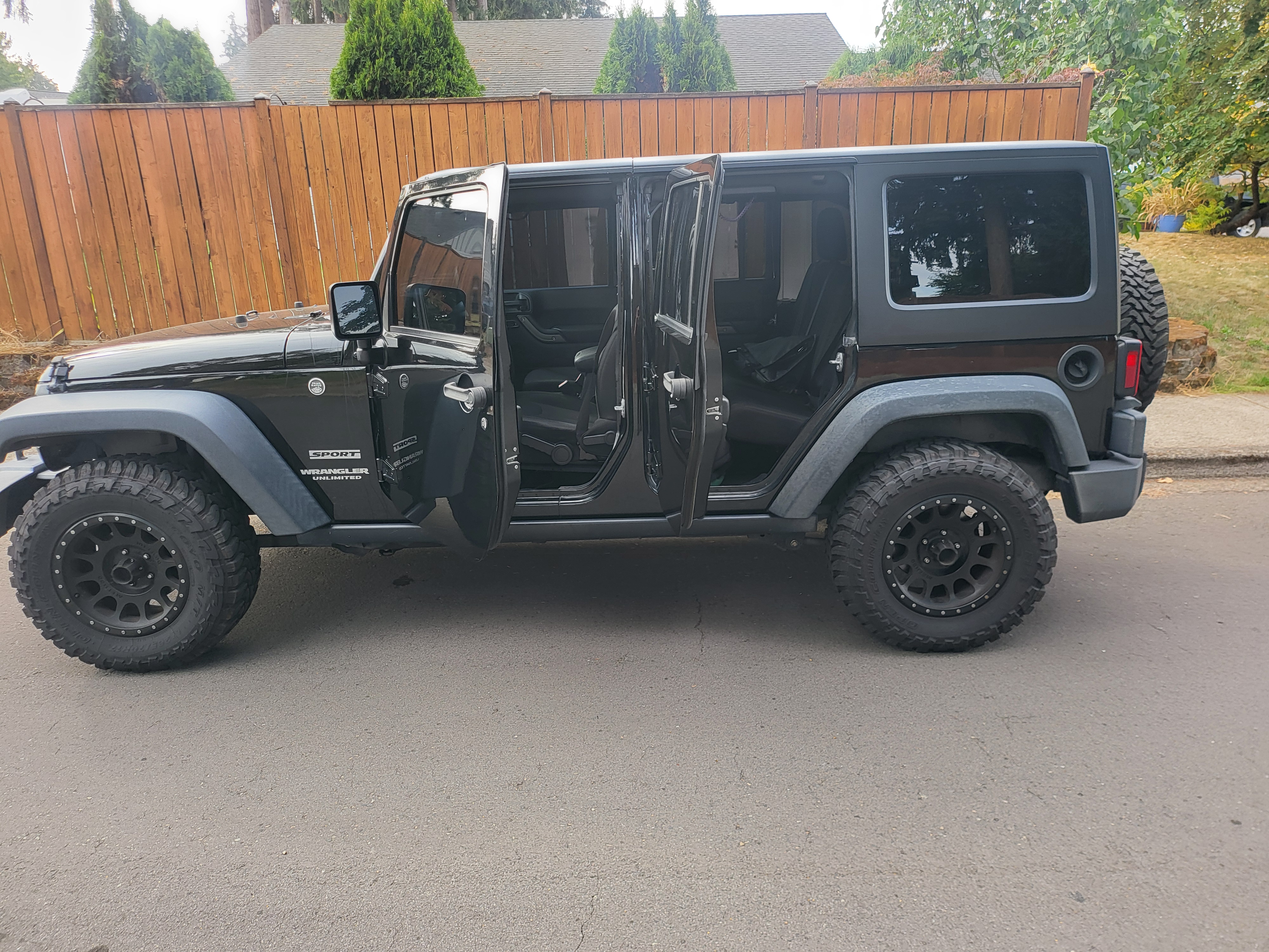Used 2017 Jeep Wrangler Unlimited Sport w/ Quick Order Package 24S AWD/4WD image 6
