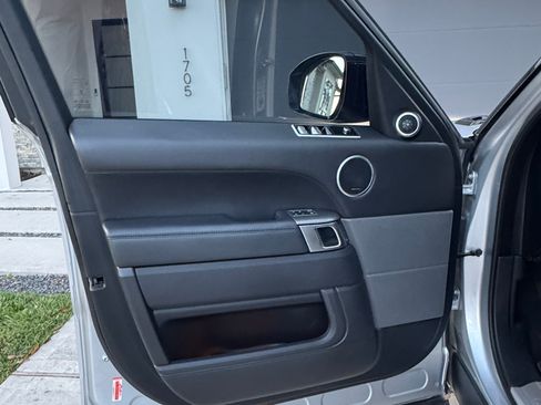 Used 2019 Land Rover Range Rover Sport Supercharged image 11