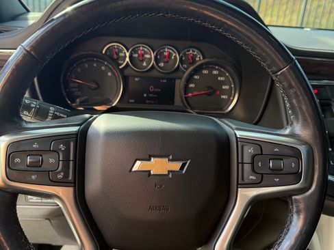 Used 2021 Chevrolet Tahoe LT w/ LT Signature Package image 11