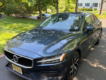 Used 2020 Volvo S60 T5 Momentum