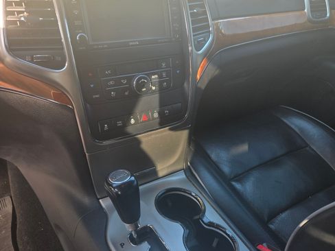 Used 2012 Jeep Grand Cherokee Overland AWD/4WD image 13