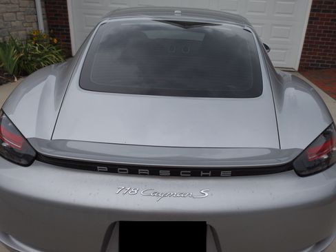 Used 2018 Porsche 718 Cayman S RWD image 5