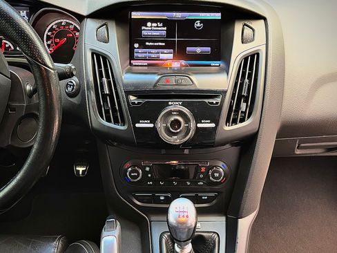 Used 2014 Ford Focus ST w/ Equipment Group 202A FWD image 11