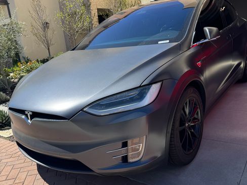 Used 2019 Tesla Model X Long Range image 2