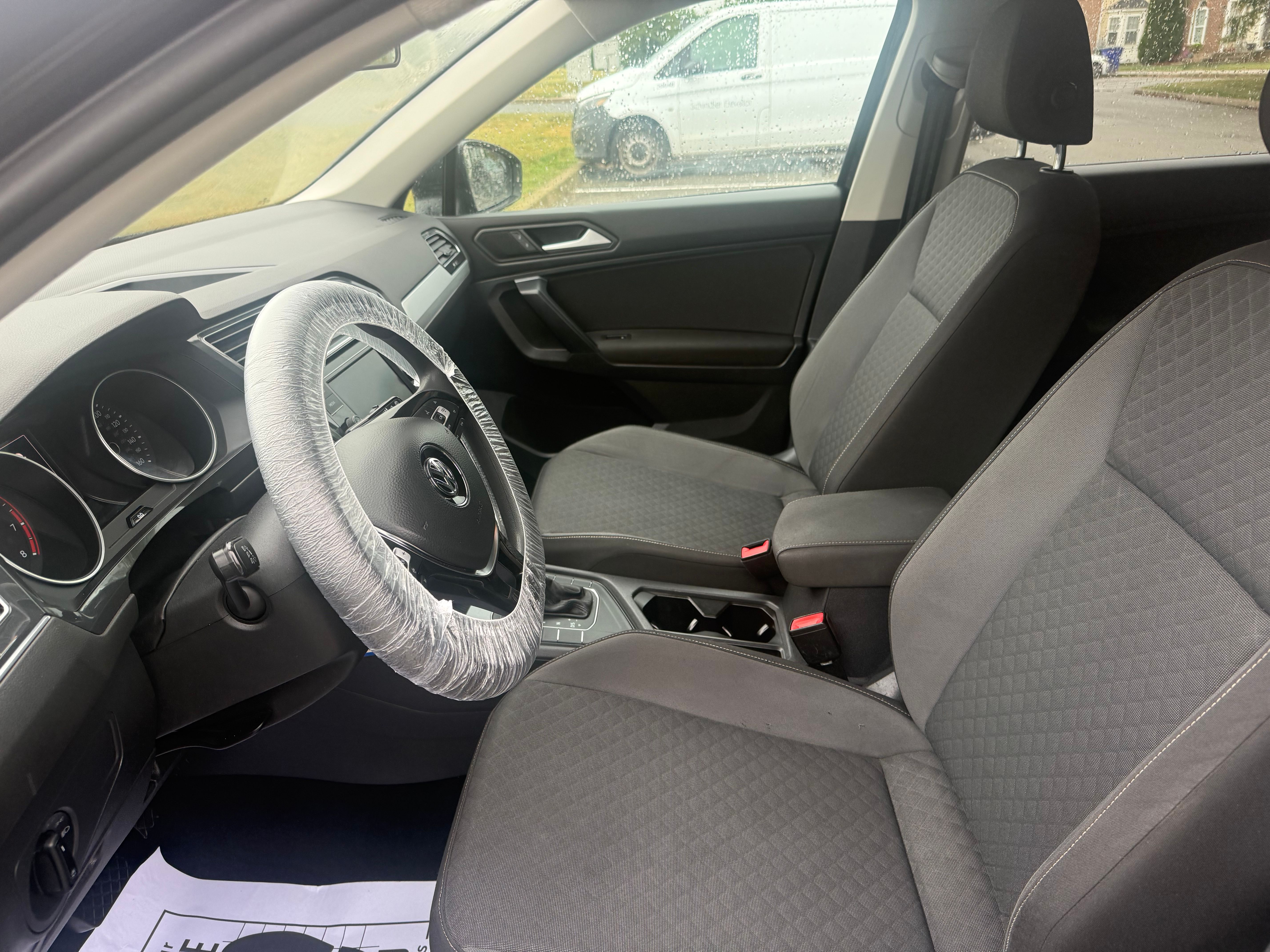 Used 2021 Volkswagen Tiguan S FWD image 8