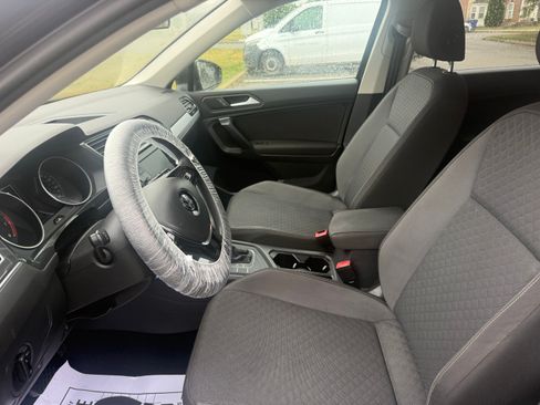 Used 2021 Volkswagen Tiguan S FWD image 8