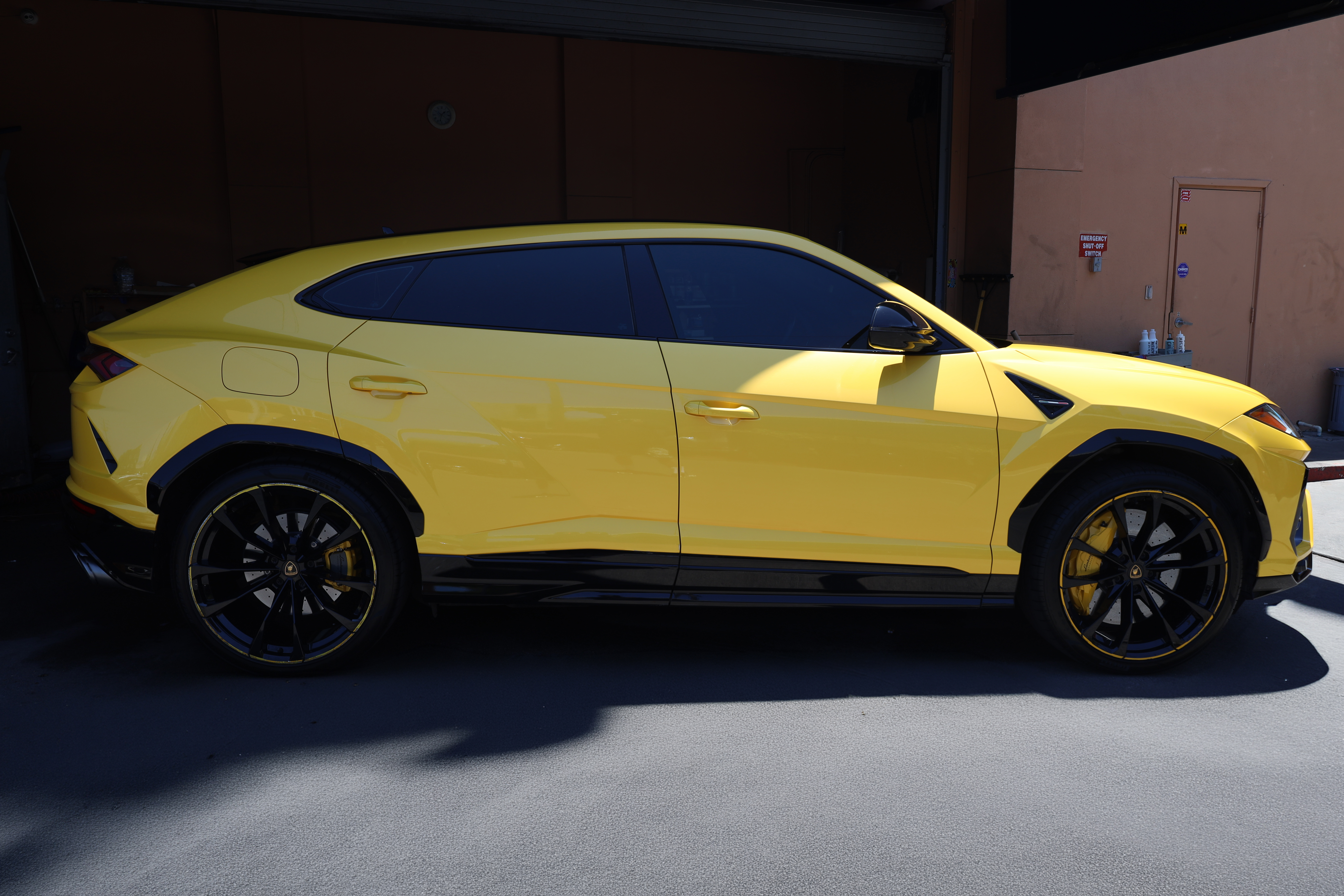 Used 2022 Lamborghini Urus AWD/4WD image 18