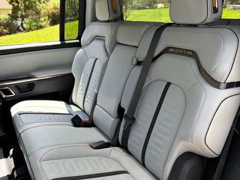 Used 2023 Rivian R1S Launch Edition AWD/4WD image 11