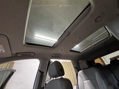 Used 2018 Chevrolet Traverse Premier AWD/4WD image 9