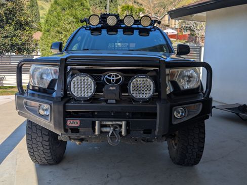 Used 2015 Toyota Tacoma 4x4 Double Cab w/ TRD Off-Road Package image 1