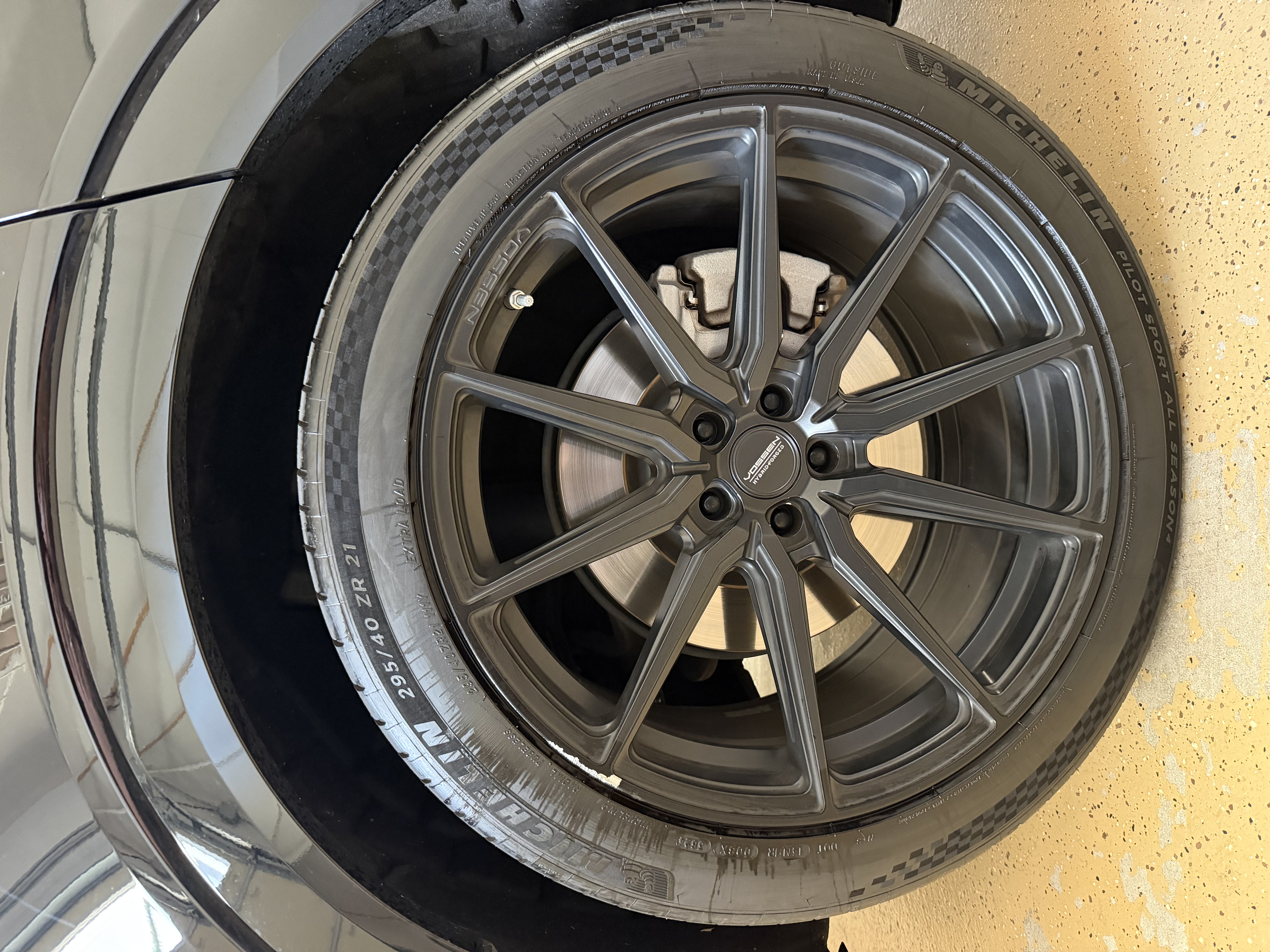 Used 2022 Audi e-tron Premium AWD/4WD image 18