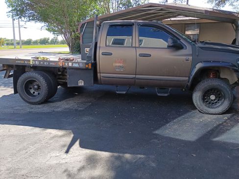 Used 2006 Dodge Ram 3500 Truck SLT AWD/4WD image 12