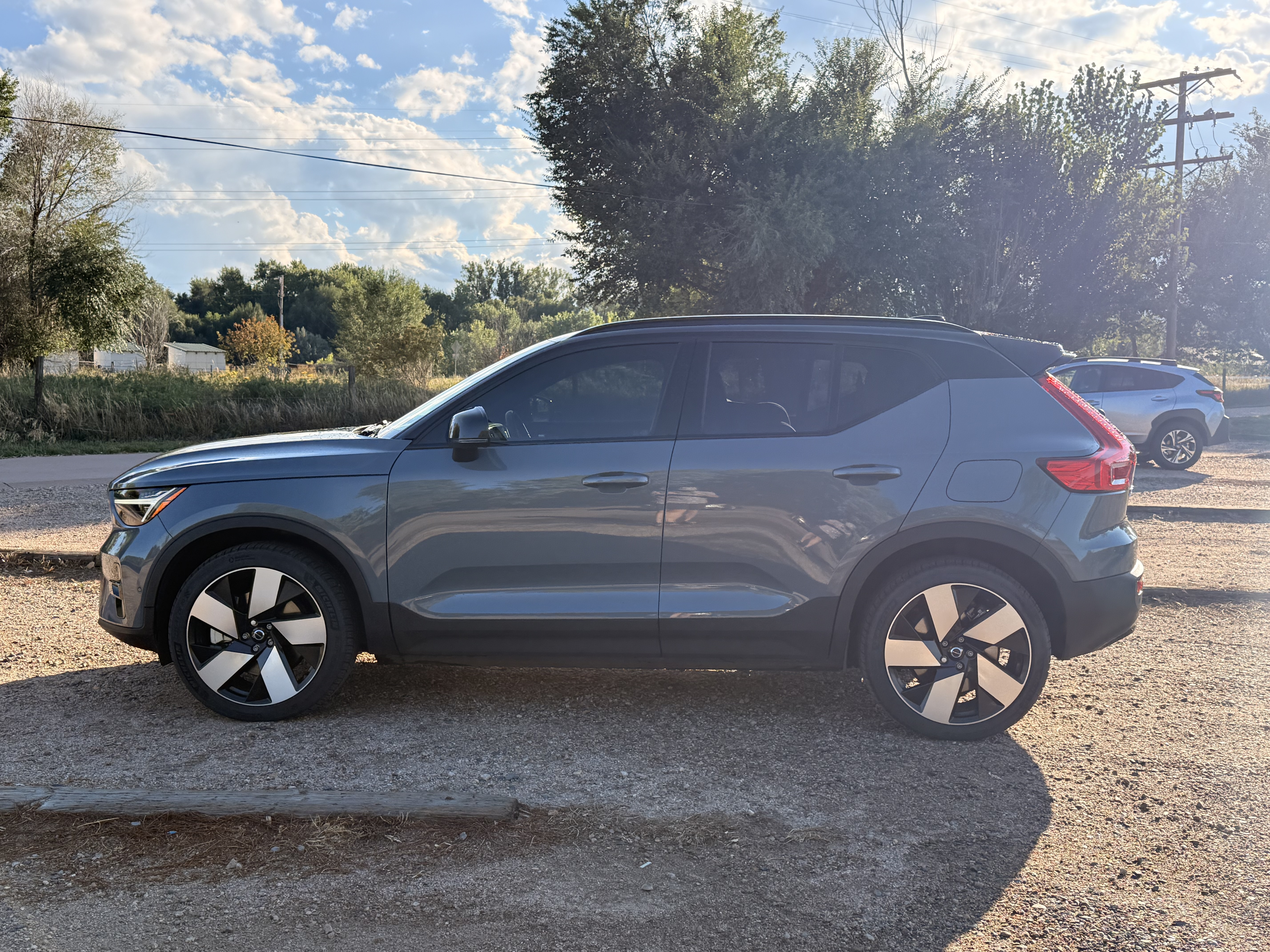 Used 2023 Volvo XC40 Recharge Ultimate w/ Protection Package Premier AWD/4WD image 6