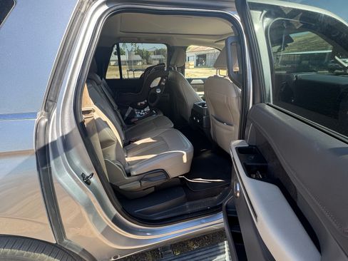 Used 2021 Ford Expedition Max Limited AWD/4WD image 8