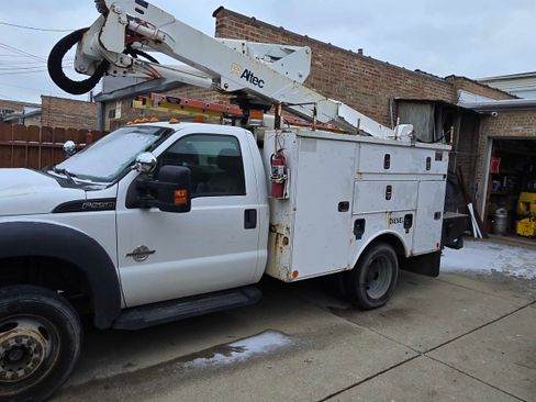 Used 2012 Ford F550 4x4 Regular Cab Super Duty w/ Payload Upgrade Pkg image 2