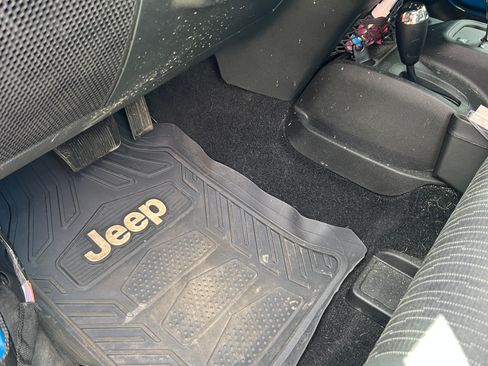 Used 2011 Jeep Wrangler Sport AWD/4WD image 11