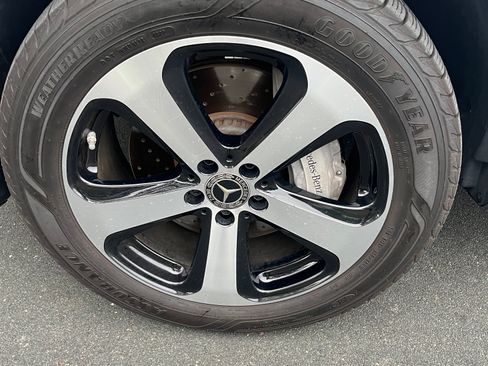 Used 2019 Mercedes-Benz GLC 350e 4MATIC image 8