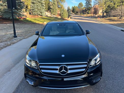 Used 2017 Mercedes-Benz E 300 4MATIC image 5
