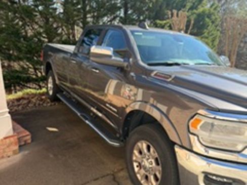 Used 2021 RAM 3500 Laramie RWD image 2