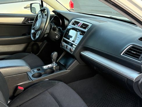 Used 2016 Subaru Outback 2.5i Premium image 2