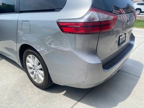 Used 2017 Toyota Sienna LE image 12