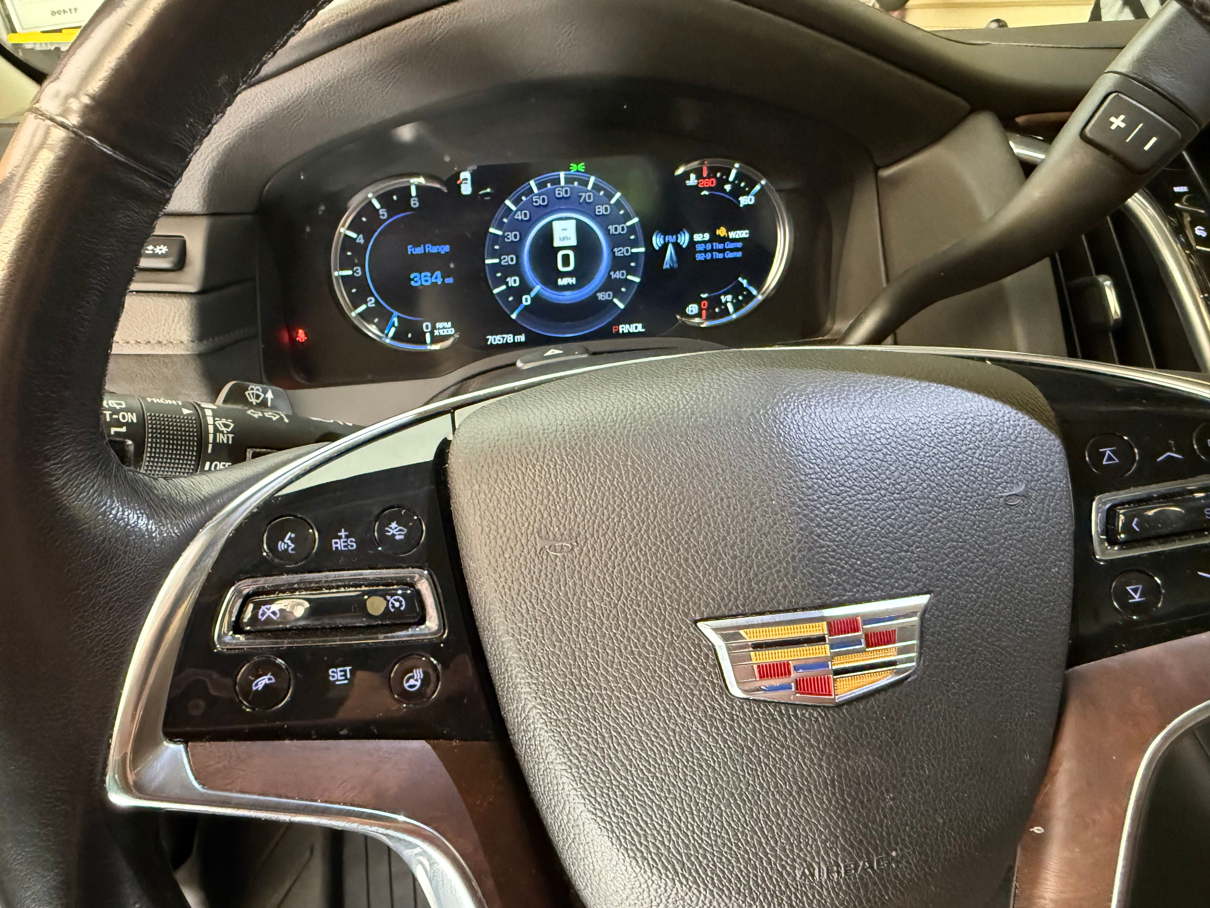 Used 2020 Cadillac Escalade Premium Luxury AWD/4WD image 25