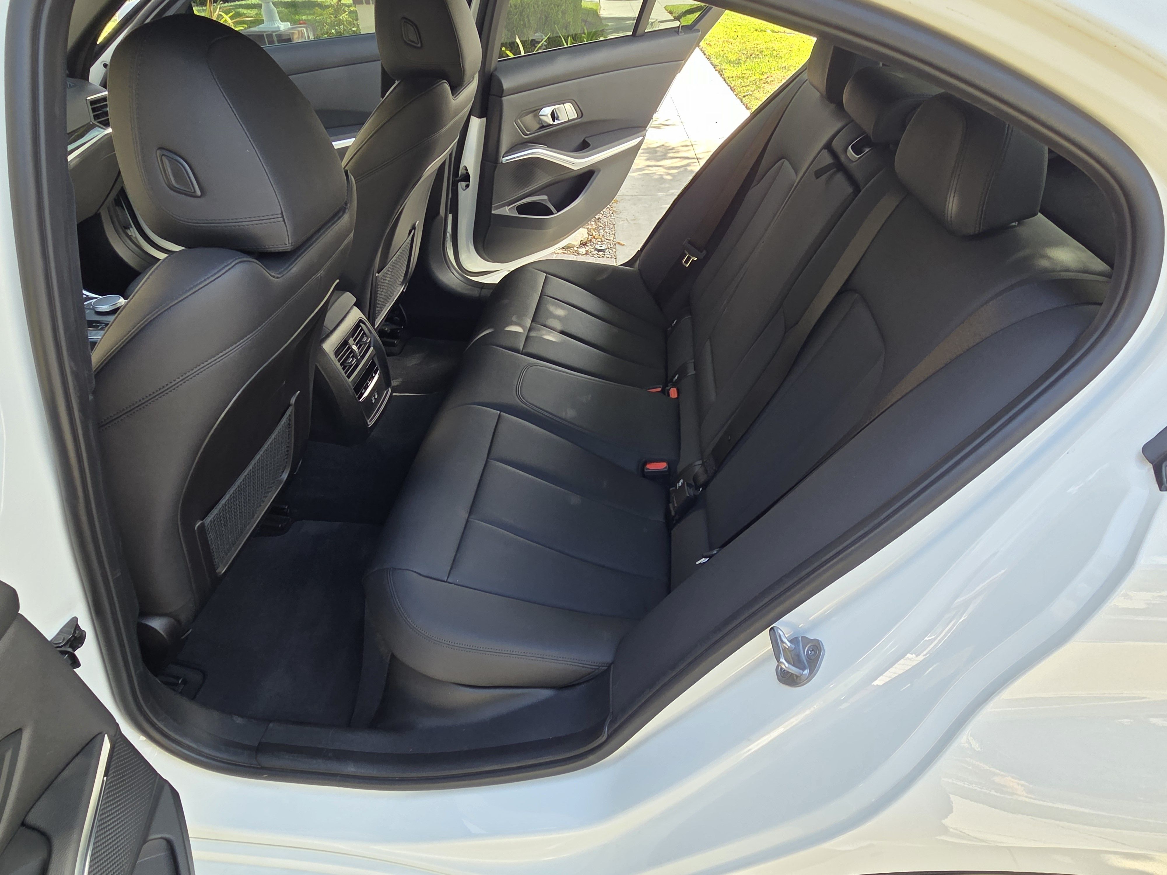 Used 2021 BMW 330i Sedan w/ Driving Assistance Package RWD image 13