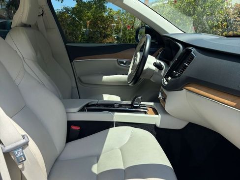 Used 2022 Volvo XC90 T8 Inscription Expression w/ Advanced Package AWD/4WD image 28