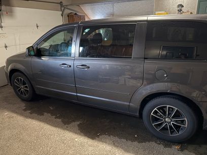Used 2015 Dodge Grand Caravan SE