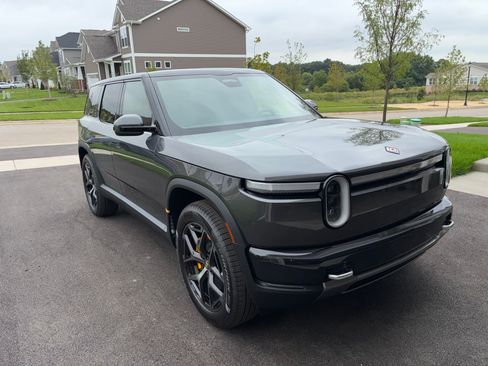 Used 2027 Rivian R2 Performance AWD/4WD image 20