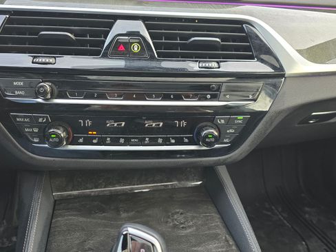 Used 2023 BMW M550i xDrive w/ Executive Package image 11