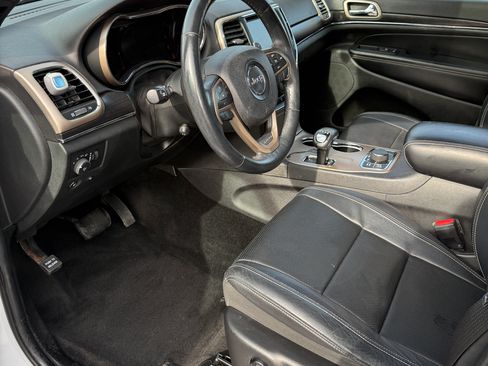 Used 2014 Jeep Grand Cherokee Limited w/ Luxury Group II image 19