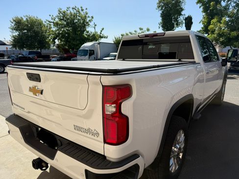 Used 2022 Chevrolet Silverado 2500 High Country w/ LPO, Hitch Package AWD/4WD image 13