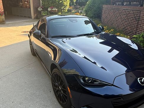 Used 2025 MAZDA MX-5 Miata RF Club w/ Weather Package RWD image 9