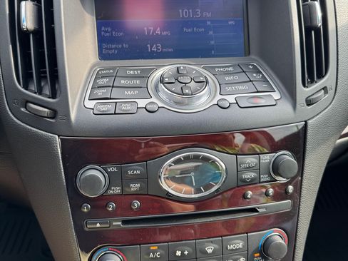 Used 2013 INFINITI G37 Journey w/ Premium Pkg image 12