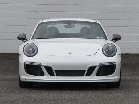 Used 2019 Porsche 911 Carrera T image 2