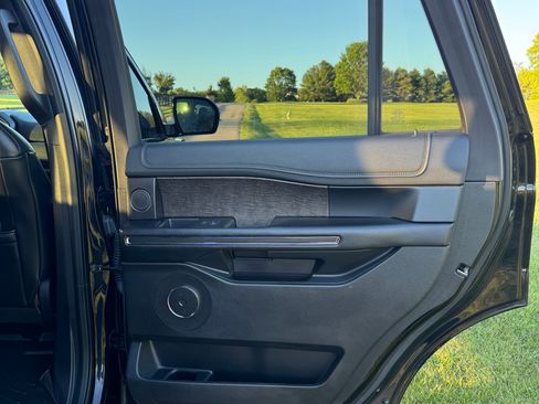 Used 2018 Ford Expedition Limited AWD/4WD image 26