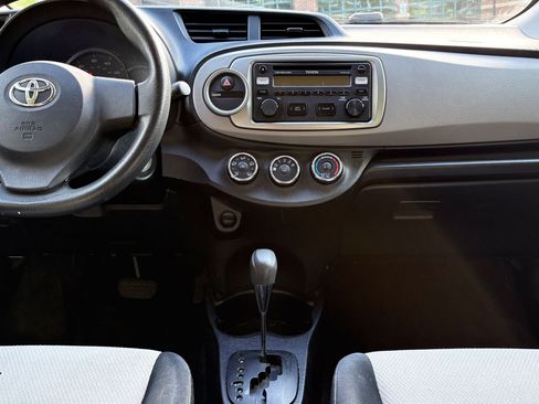 Used 2012 Toyota Yaris L FWD image 13