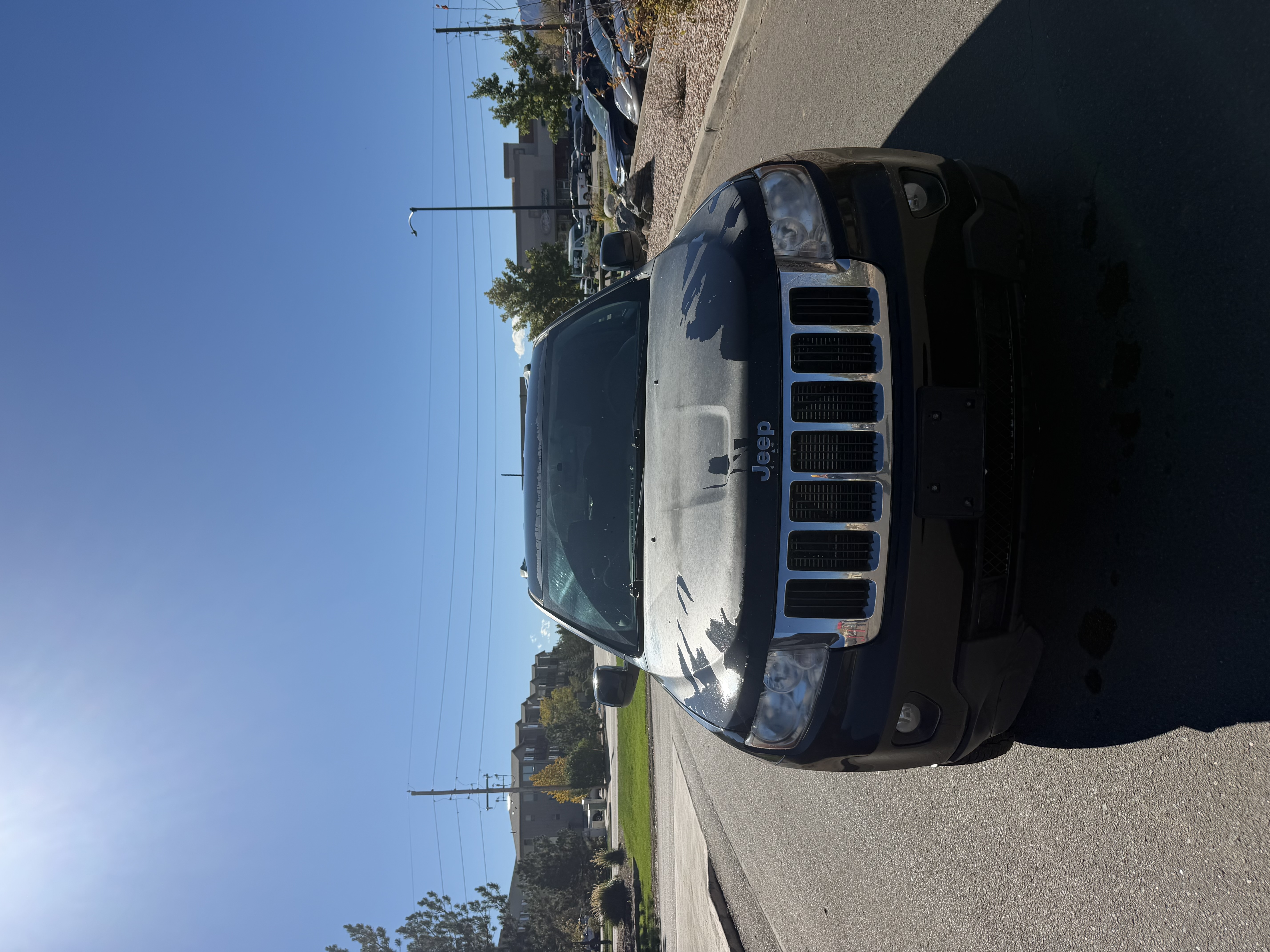 Used 2013 Jeep Grand Cherokee Laredo w/ Laredo E Group AWD/4WD image 2