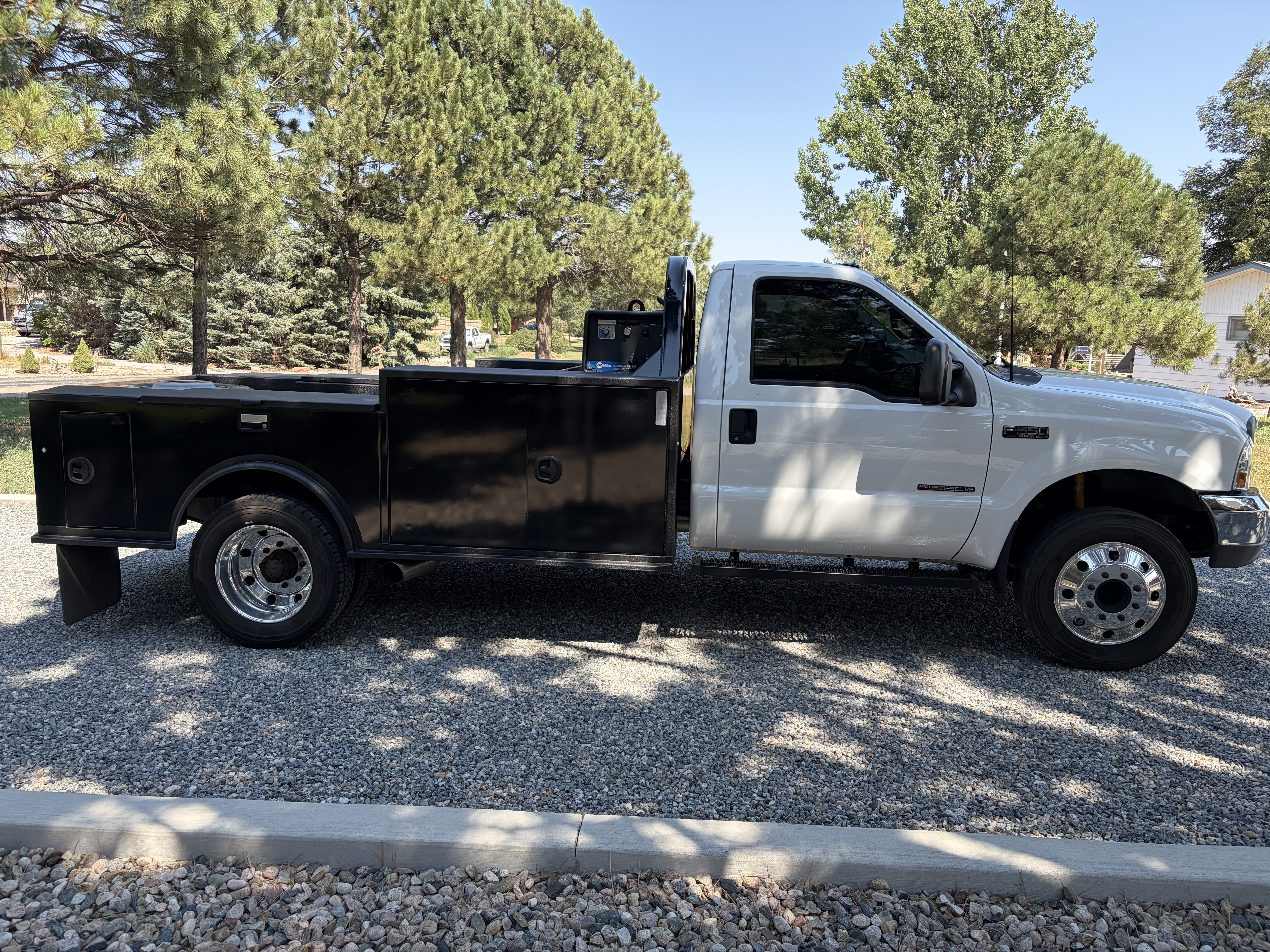 Used 2000 Ford F550 2WD Regular Cab Super Duty image 8