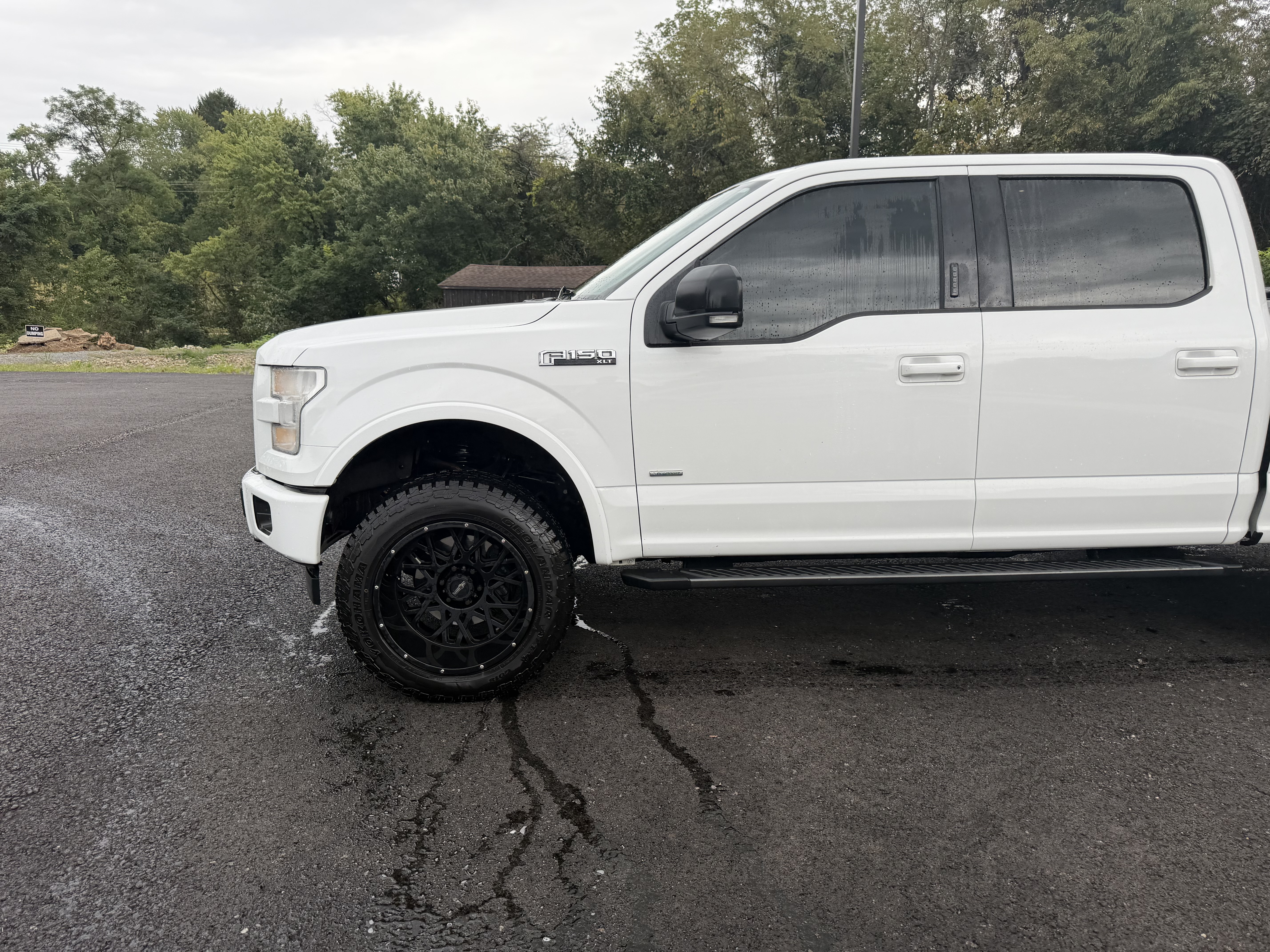 Used 2017 Ford F150 XLT w/ Equipment Group 302A Luxury AWD/4WD image 28
